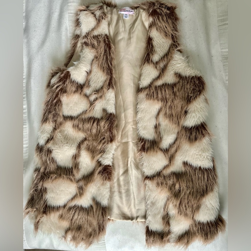Fur animal print vest